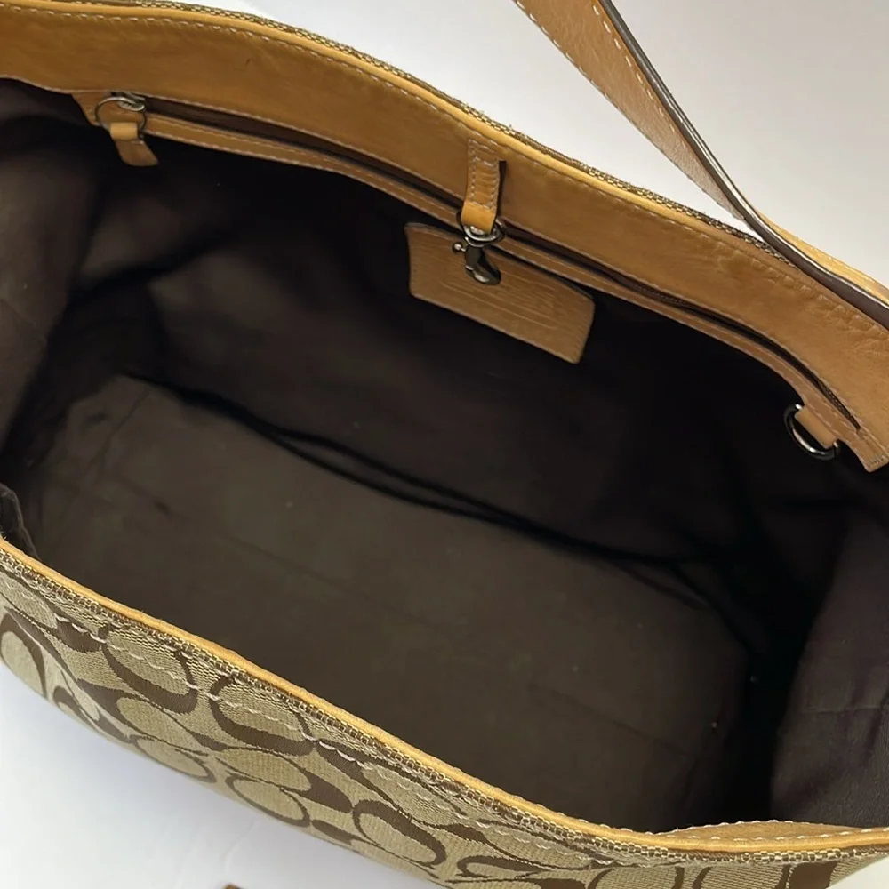 Coach Vintage Hamptons Signature Hobo Khaki Tan
